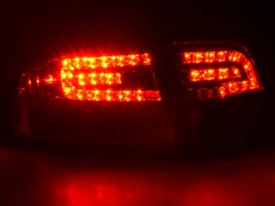 Led takavalot Audi A4 Sedan 8E vm.04-07, punainen/kirkas, FK-Automotive